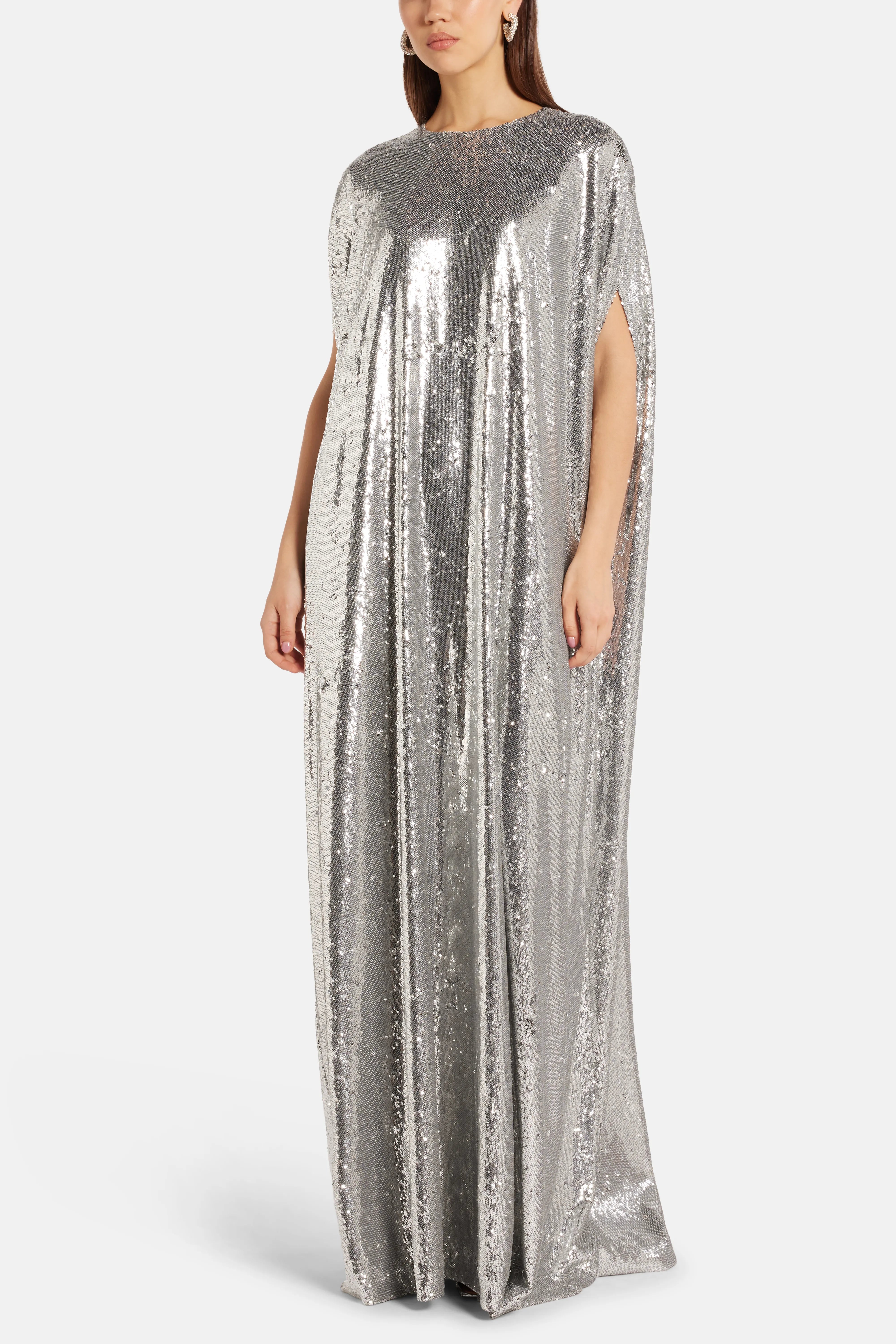 فستان سهرة من إيليونور بالترتر باللون الفضي
