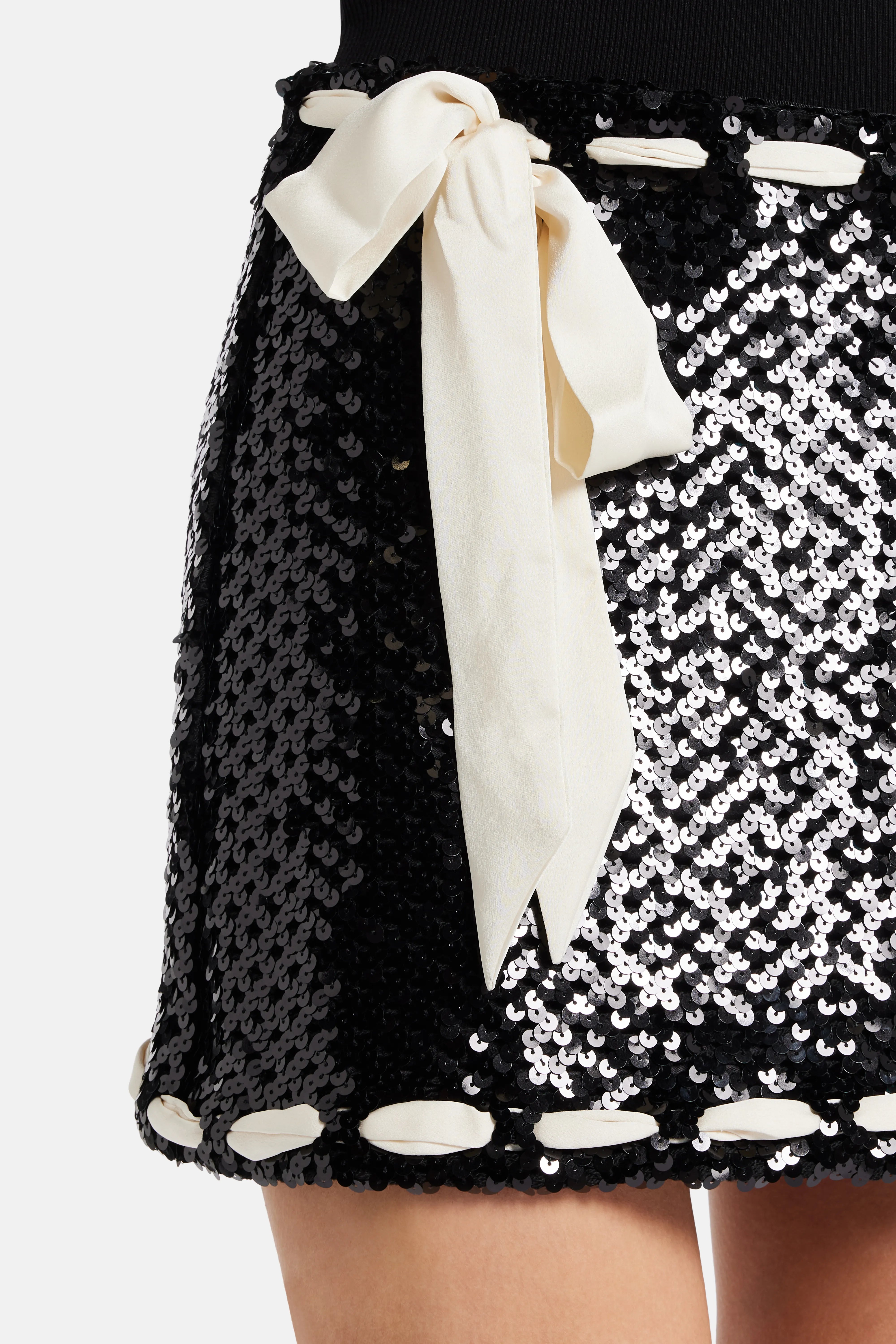 Lamoine Sequins Lovina Bow Knit Mini Skirt in Black/ White