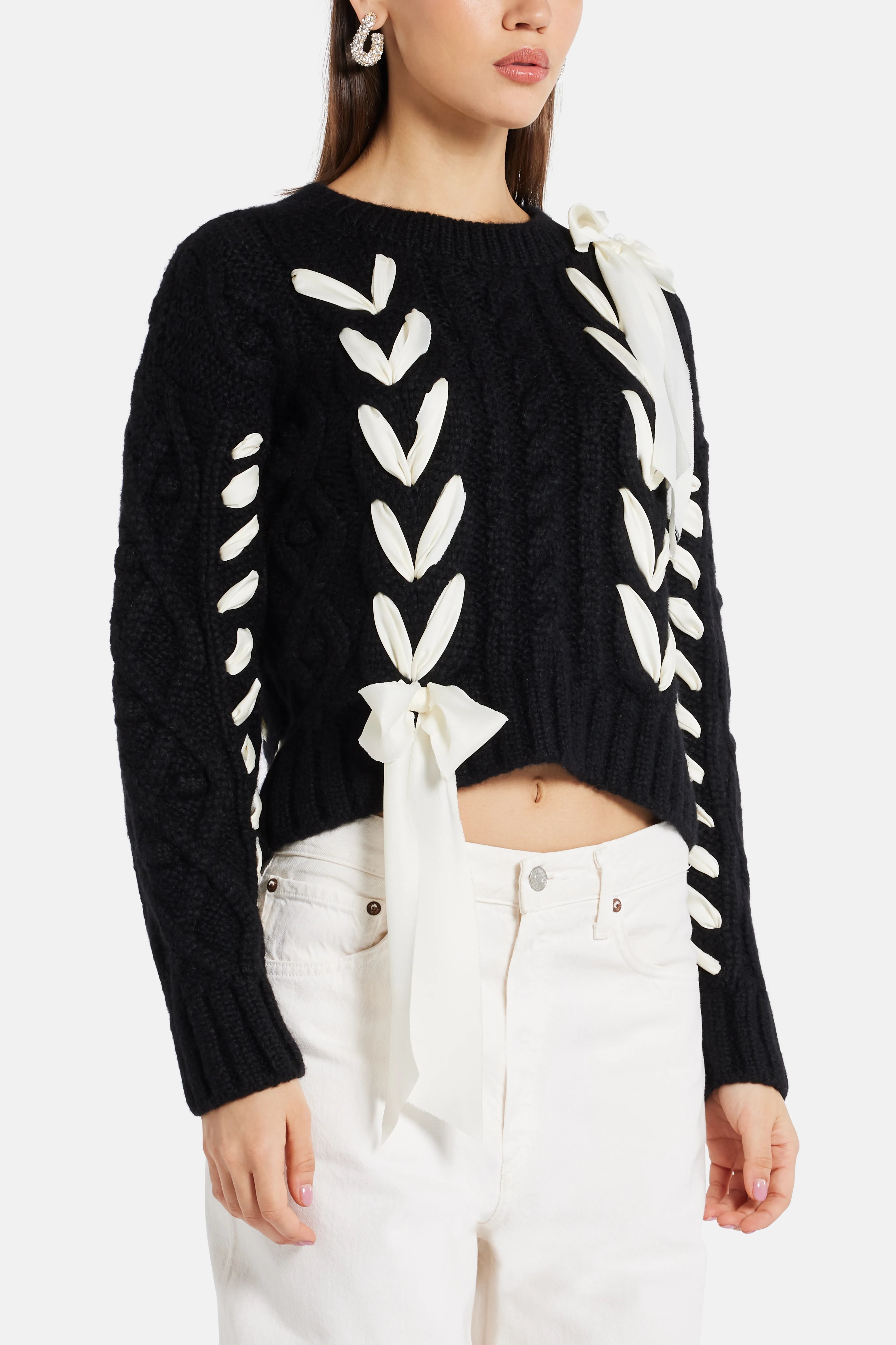 Ribbon Cables Parson Bow Knit Pullover Top in Black/ White