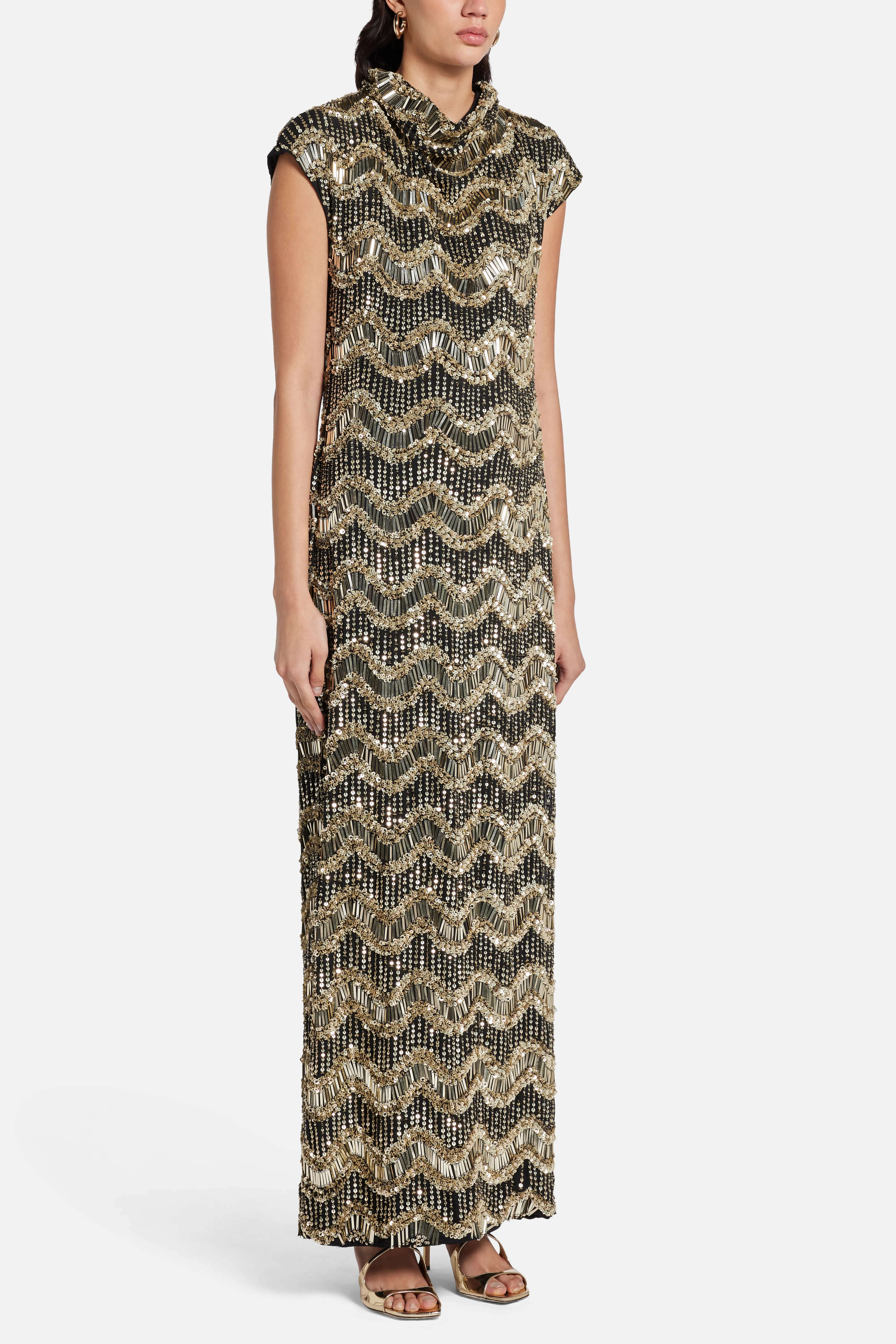 فستان سهرة مزين بأكمام قصيرة من أبولين باللون الأسود/ الذهبي