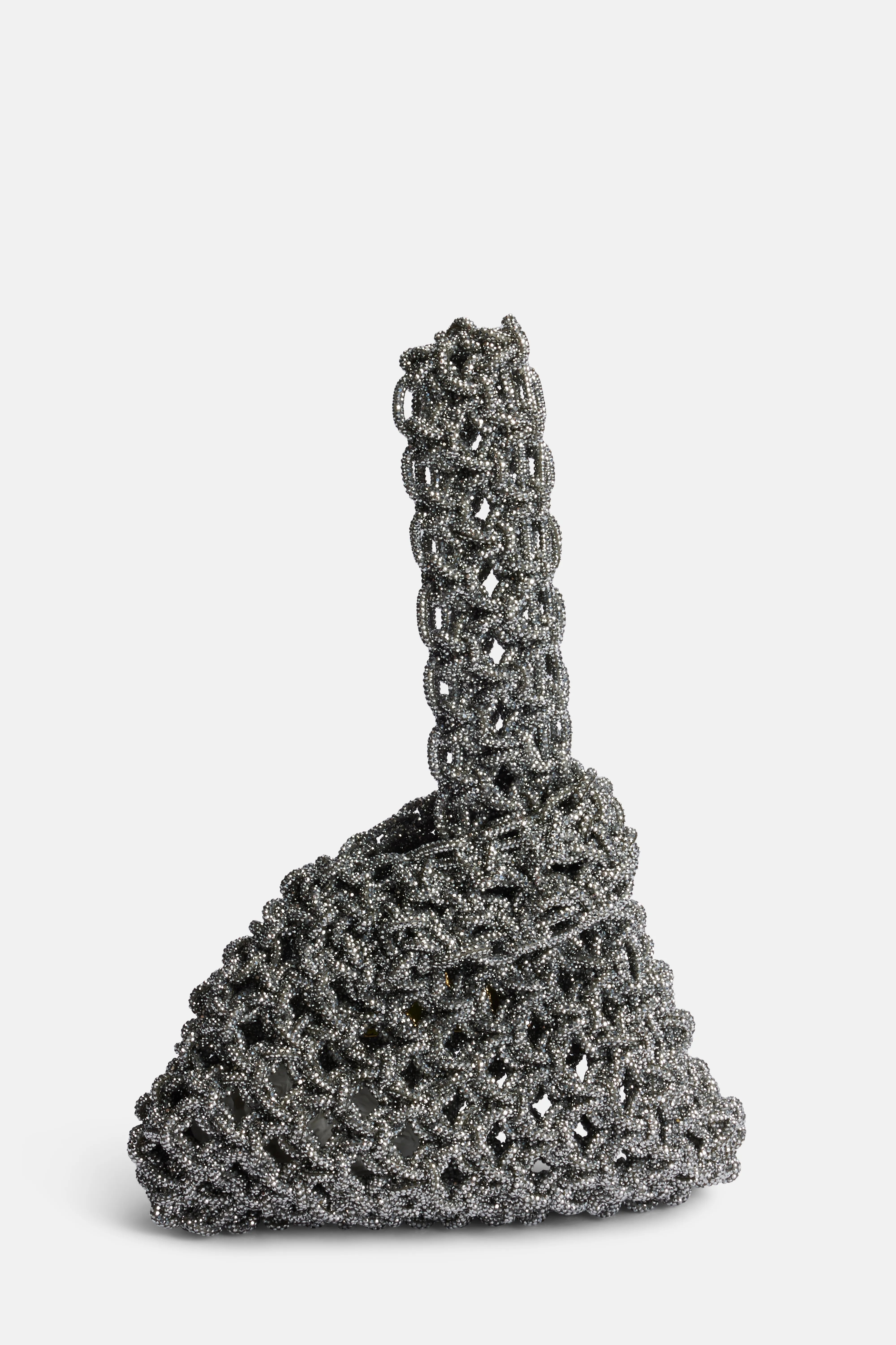 حقيبة نيكي مزينة بالكريستال بمقبض علوي باللون الفضي