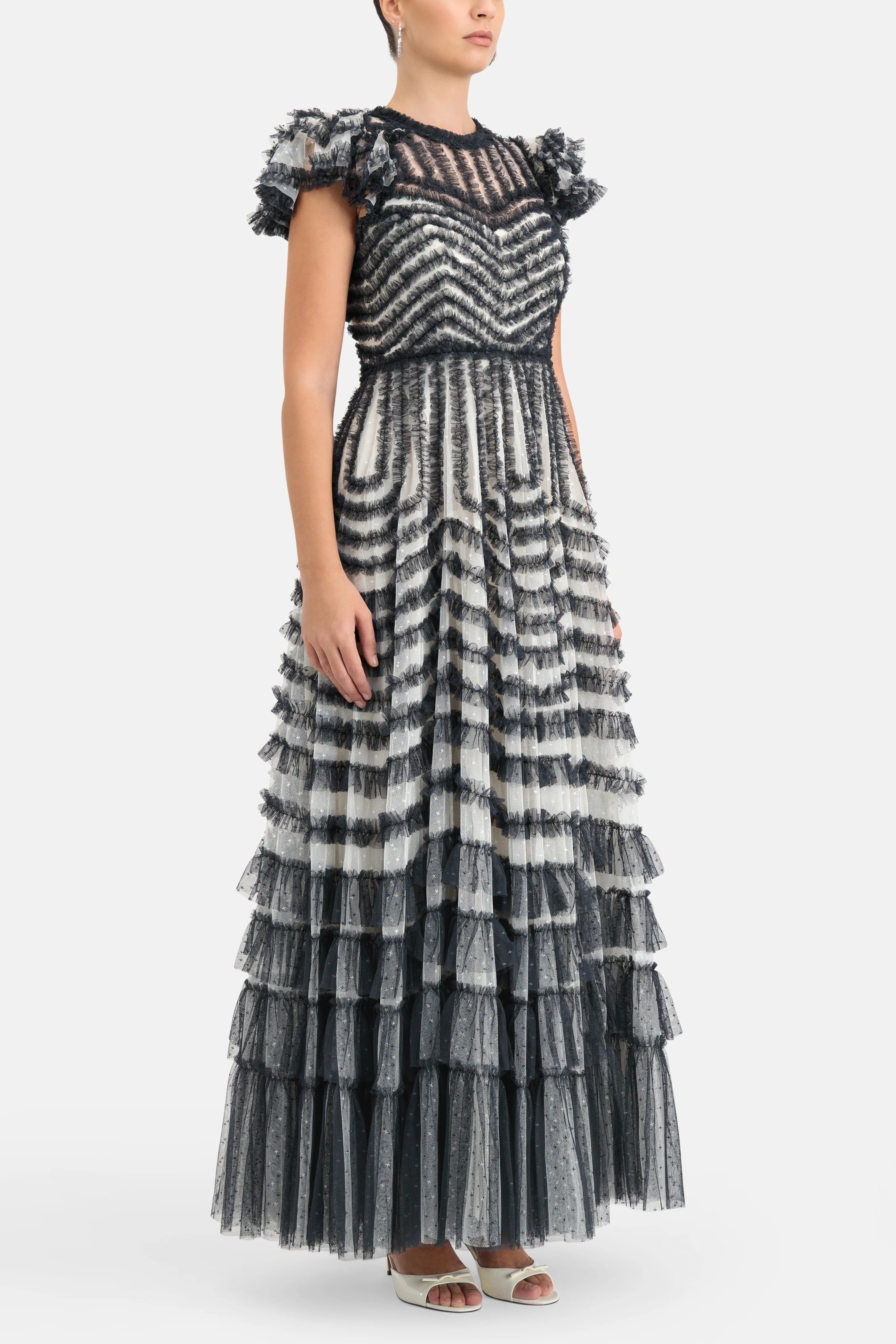 La Vie En Rose Round Neck Short Sleeves Evening Dress in Black