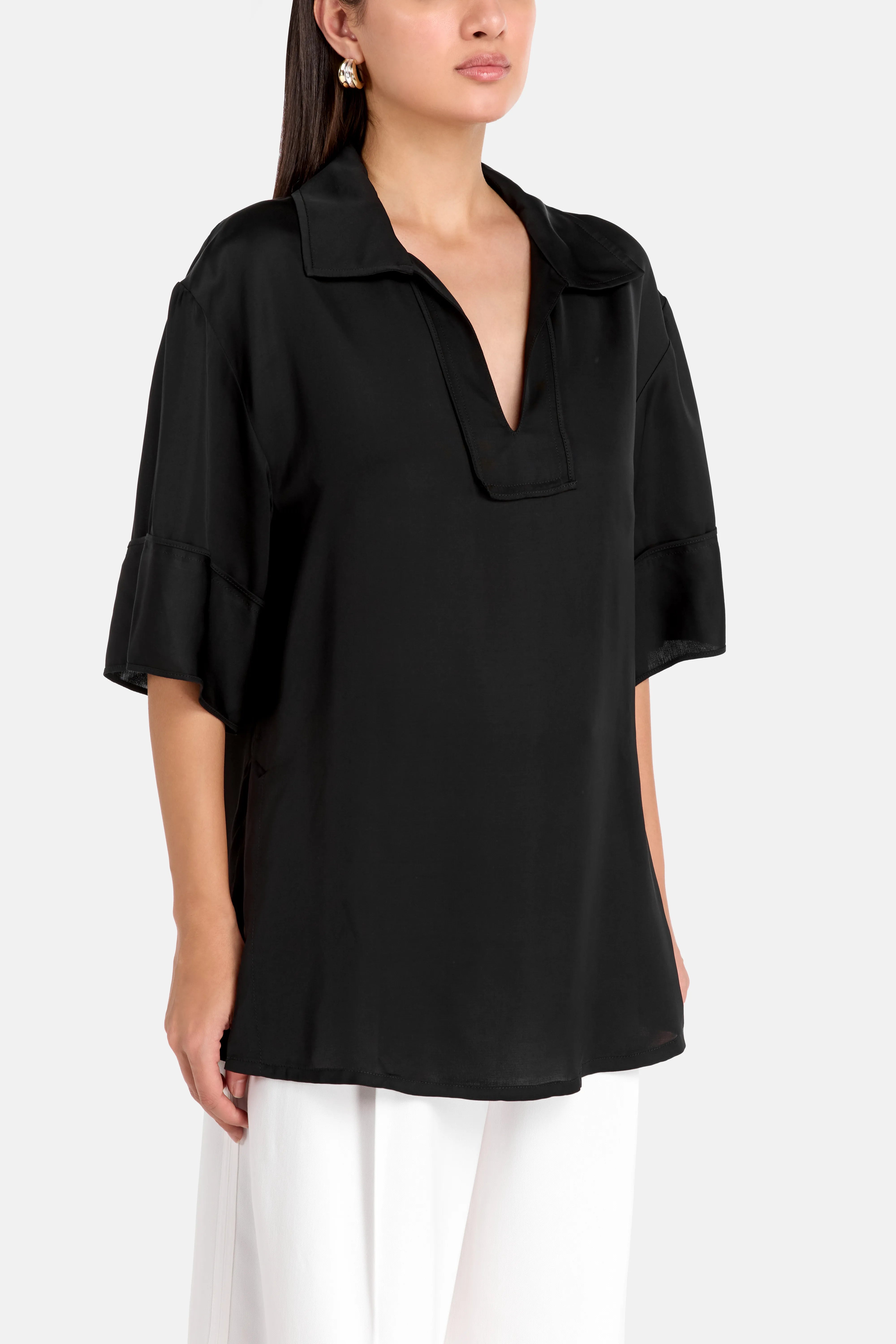 Umini V Neck Blouse in Black