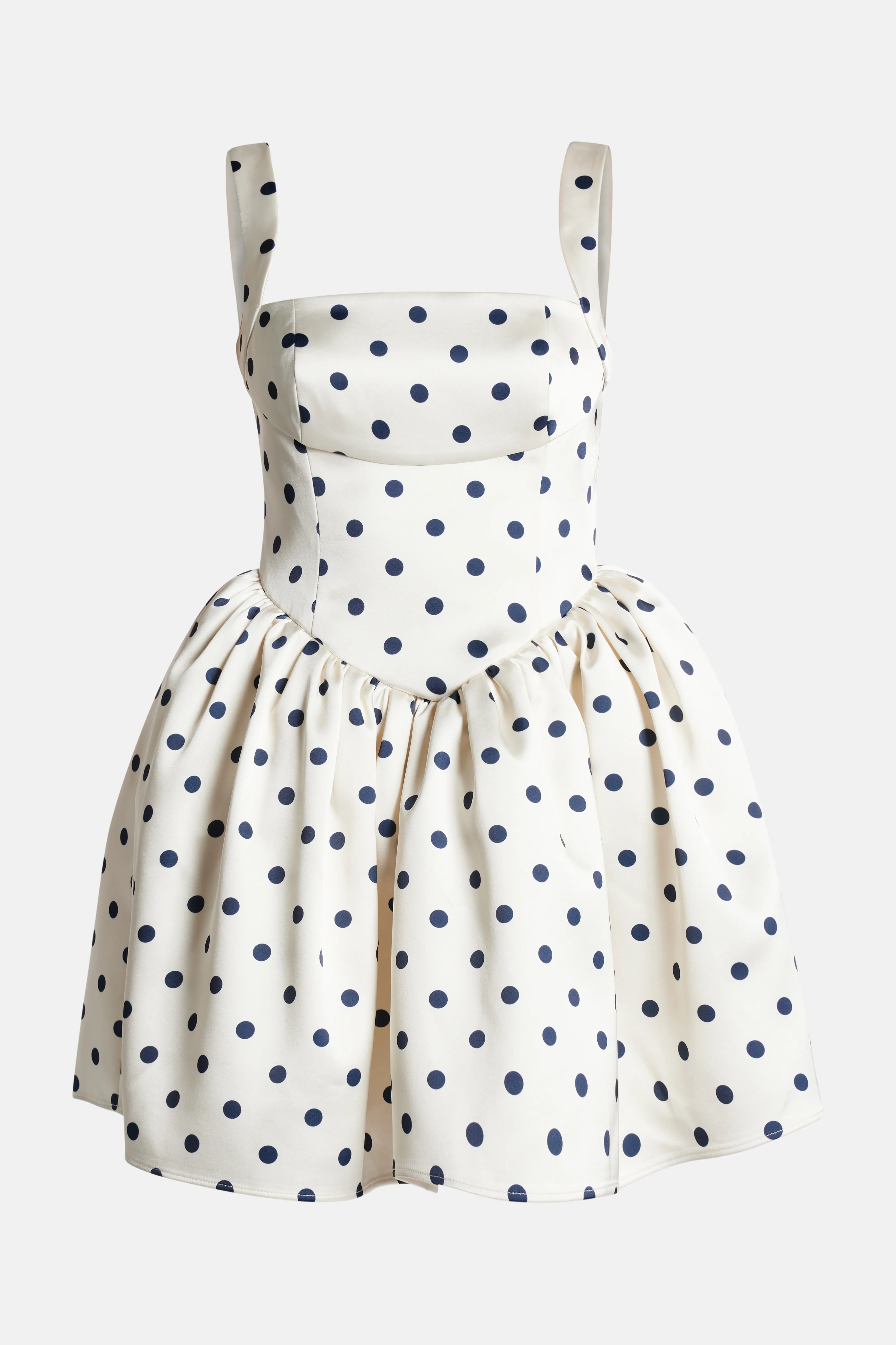 فستان ساتان ميني بدون أكمام باللون الأبيض بنقشة منقطة