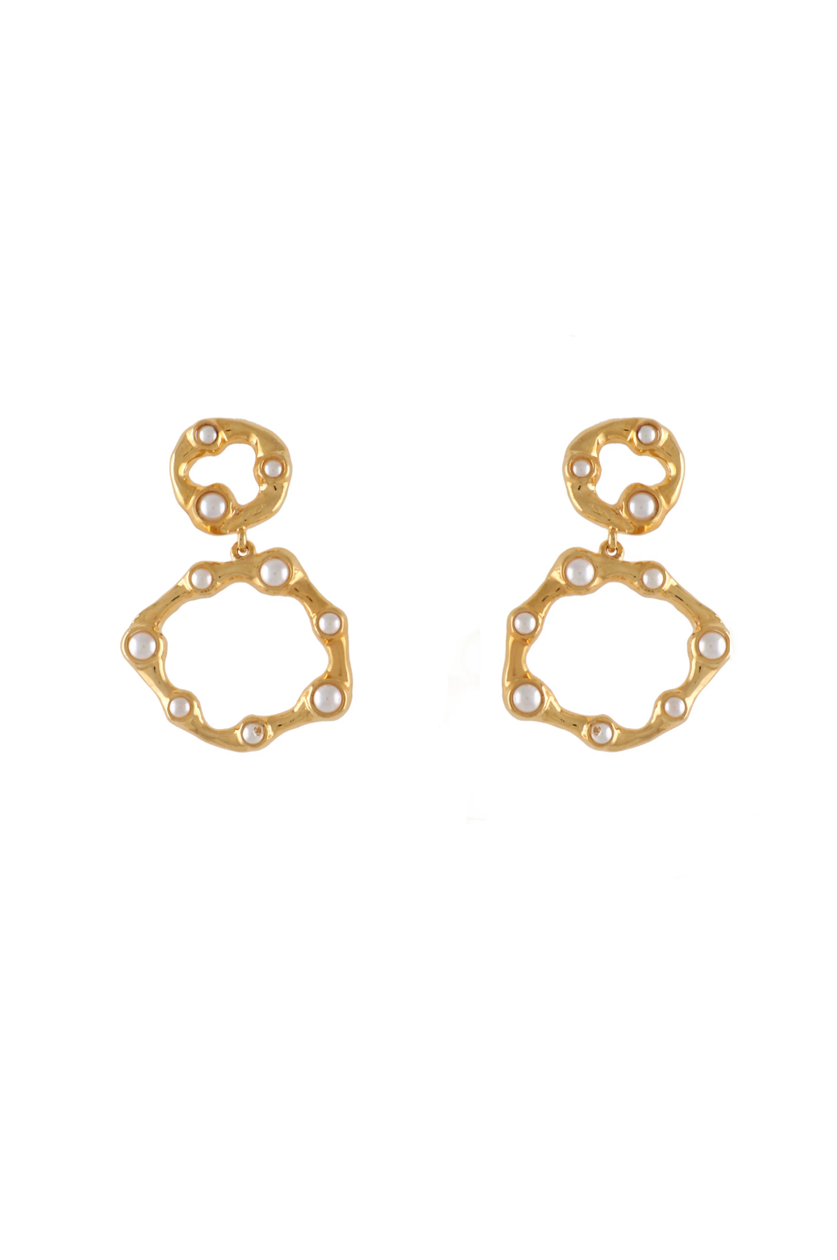 Wave Dangling Earrings With White Pearls in Gold