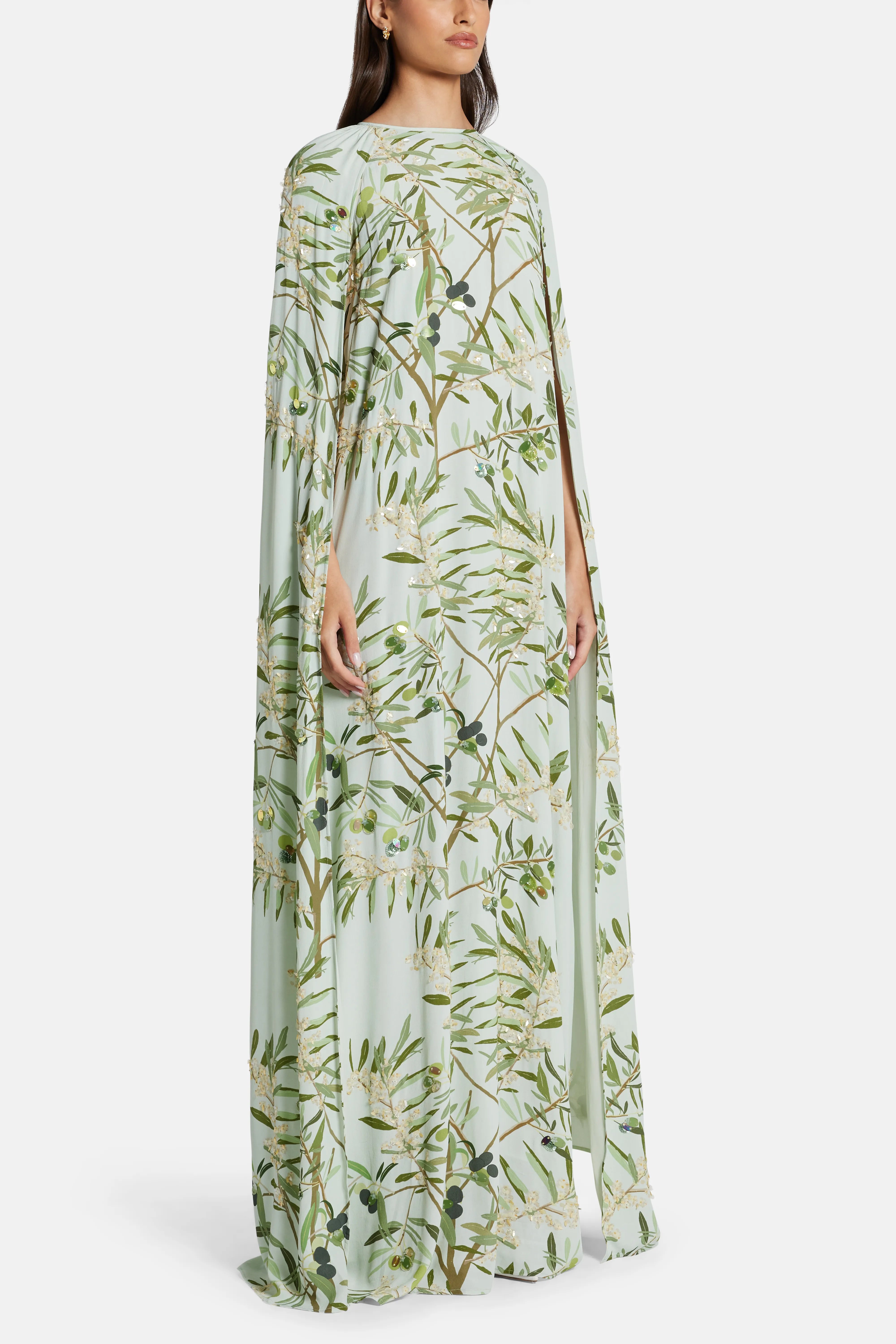 فستان ماكسي مينّي كيب مطرّز باللون الأخضر