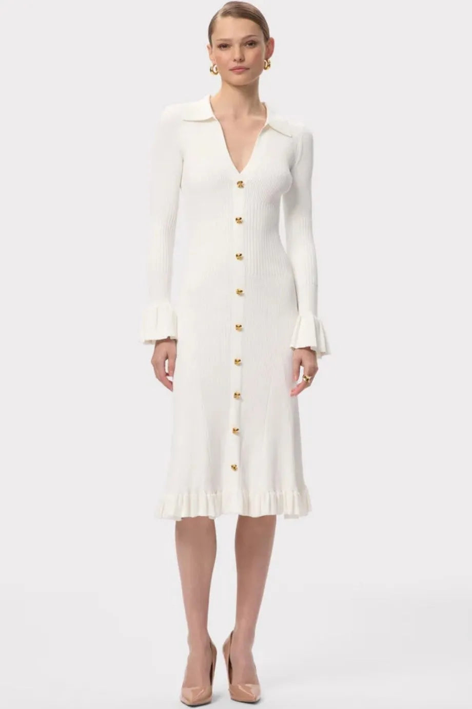 فستان ميدي هالي محبوك بأكمام طويلة وياقة V باللون الكريمي