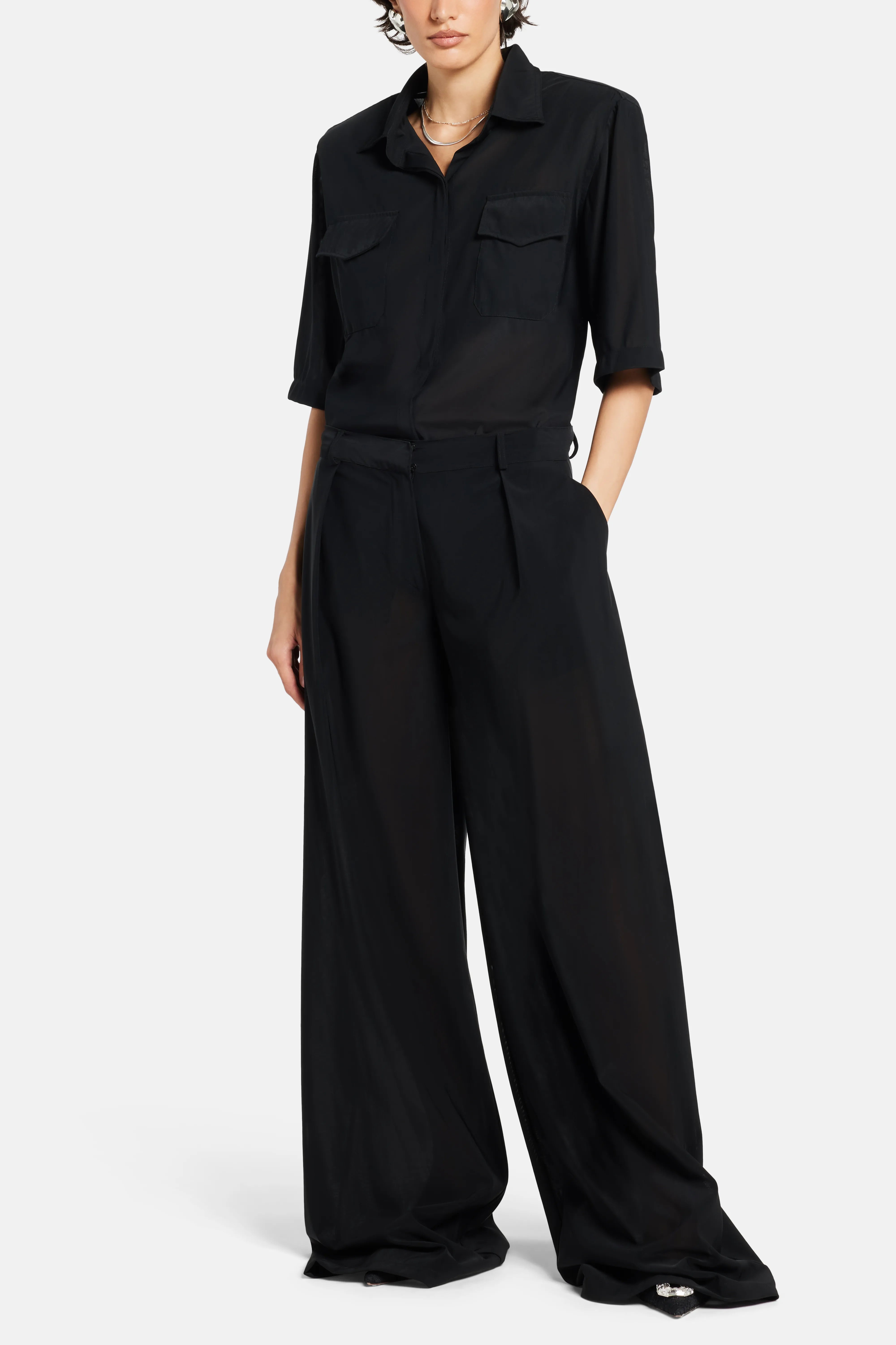 Straight Wide Legged Trousers in Black