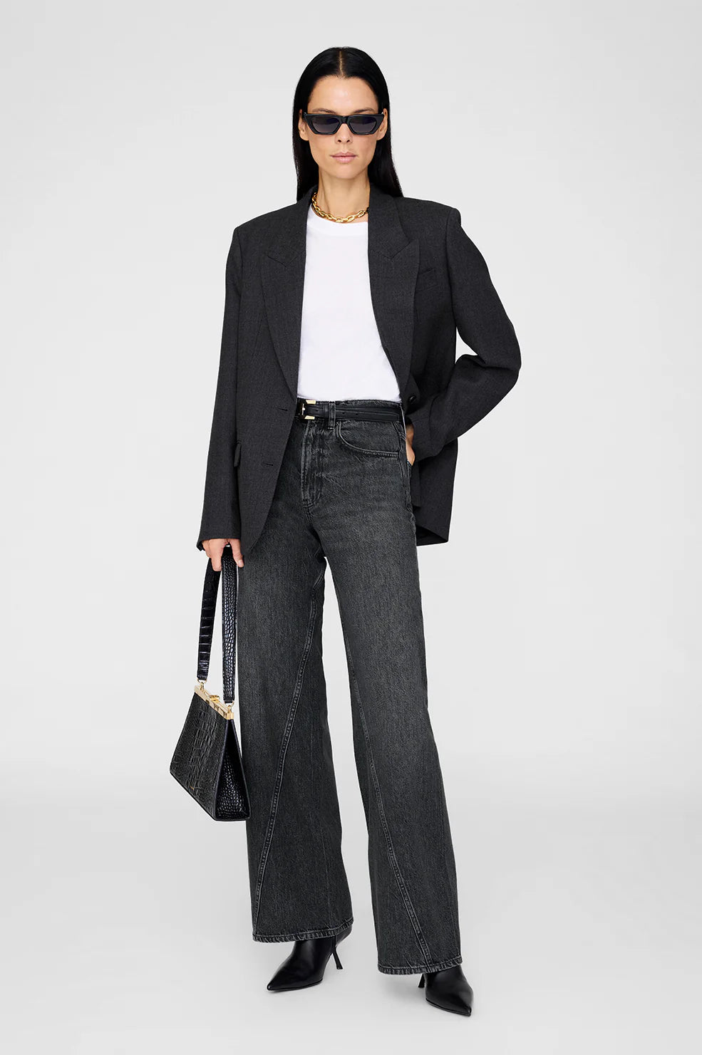 جينز بري من القطن والدنيم المغسول باللون الأسود