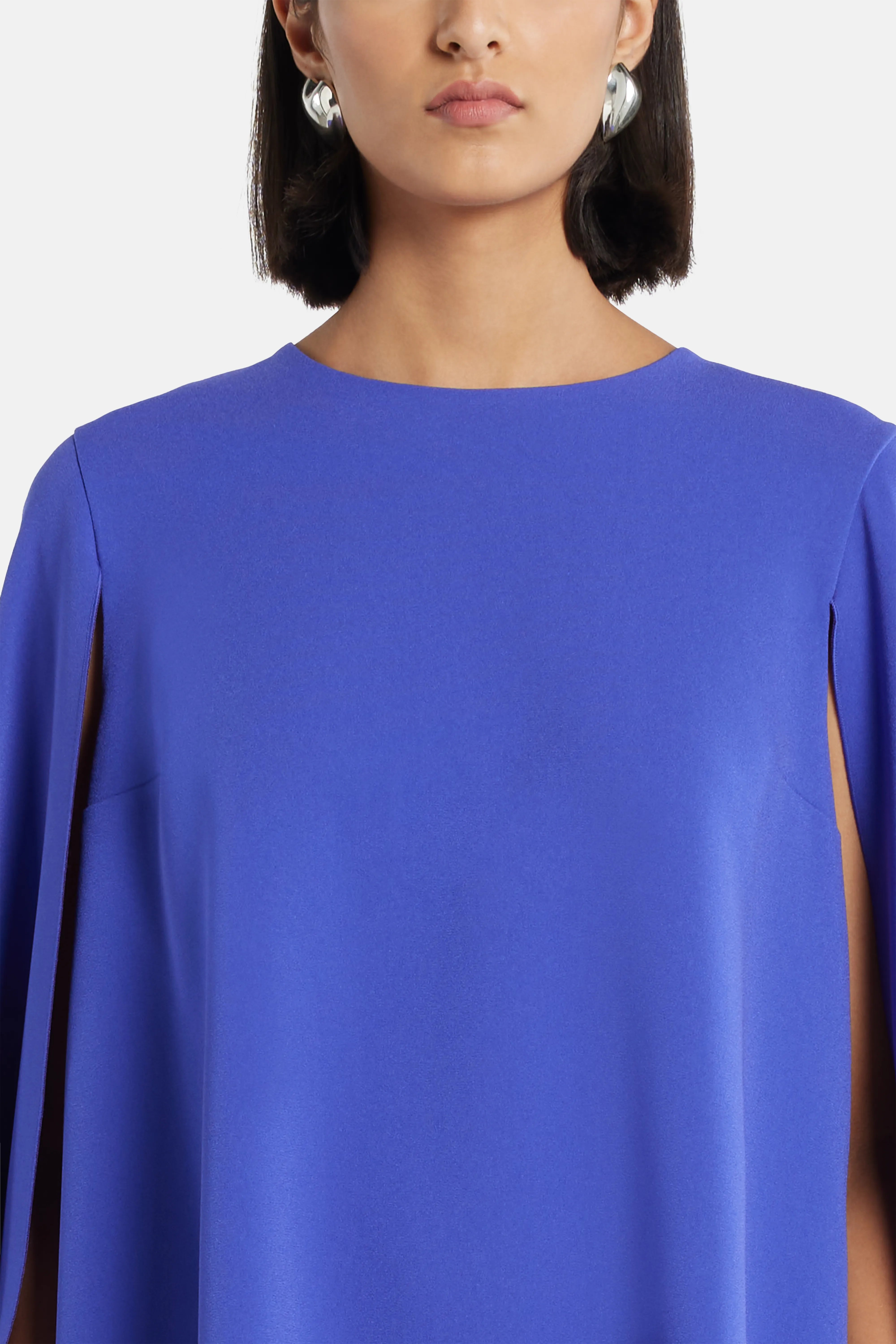 فستان تويغي قصير بأكمام واسعة باللون الأزرق