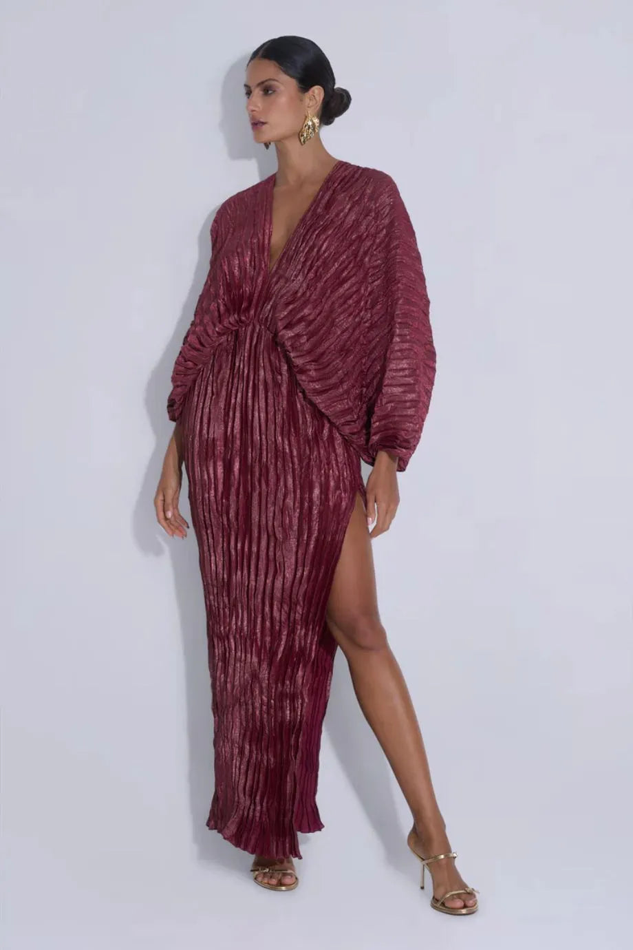 De Luxe Wine Shimmer Pleated Evening Dress in Red
