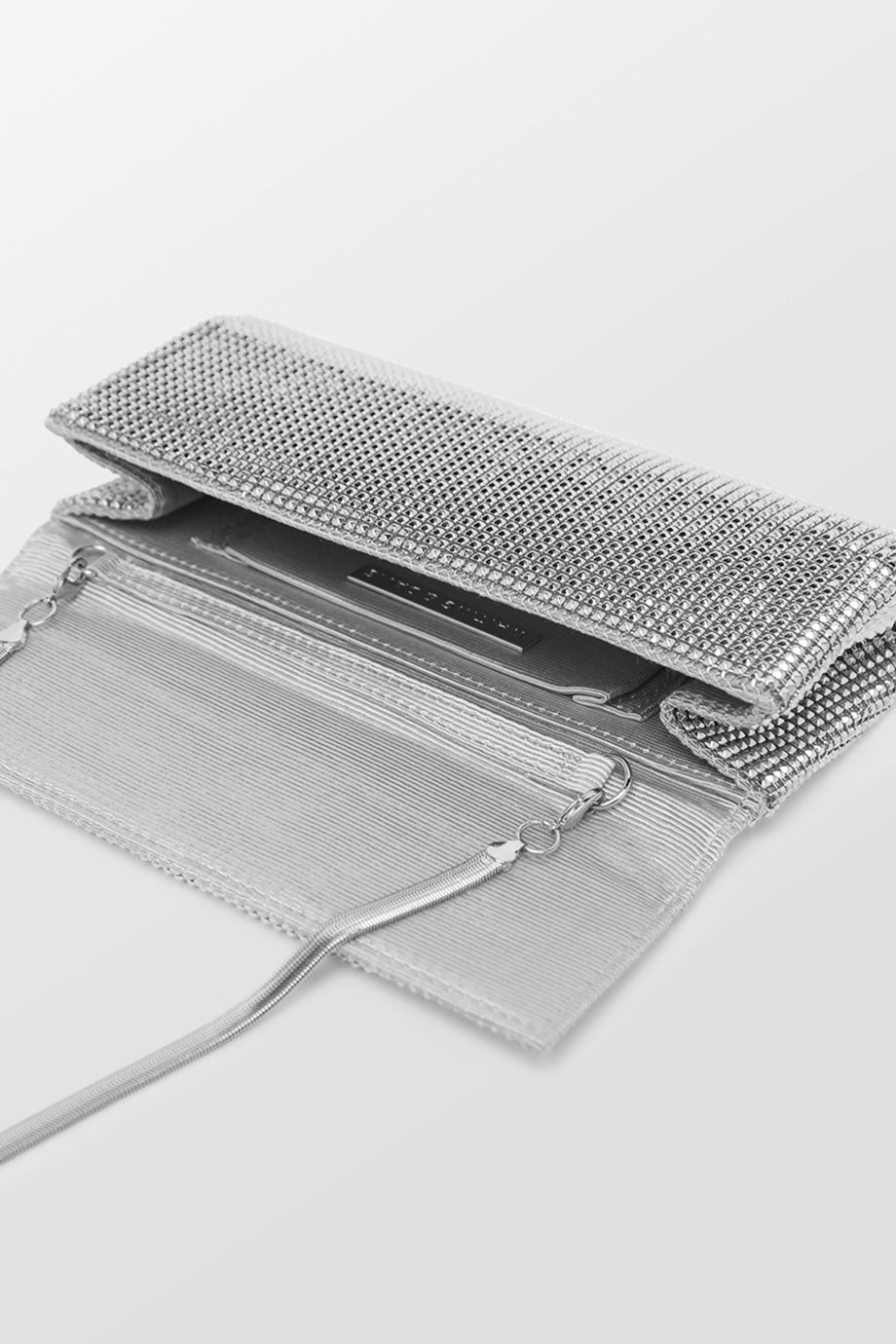 Pyramid Mesh Clutch