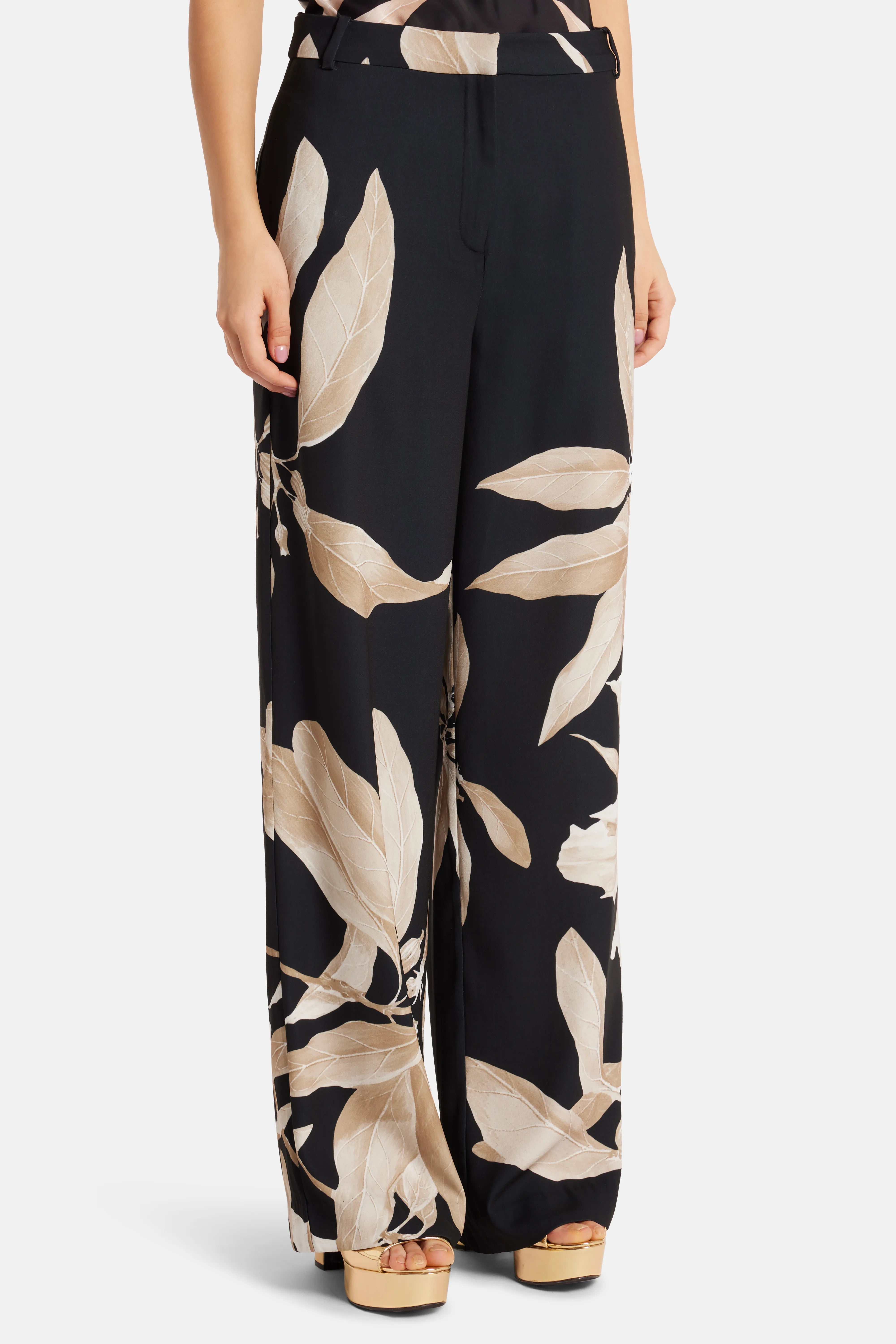 Niru Floral Flared Pants in Black