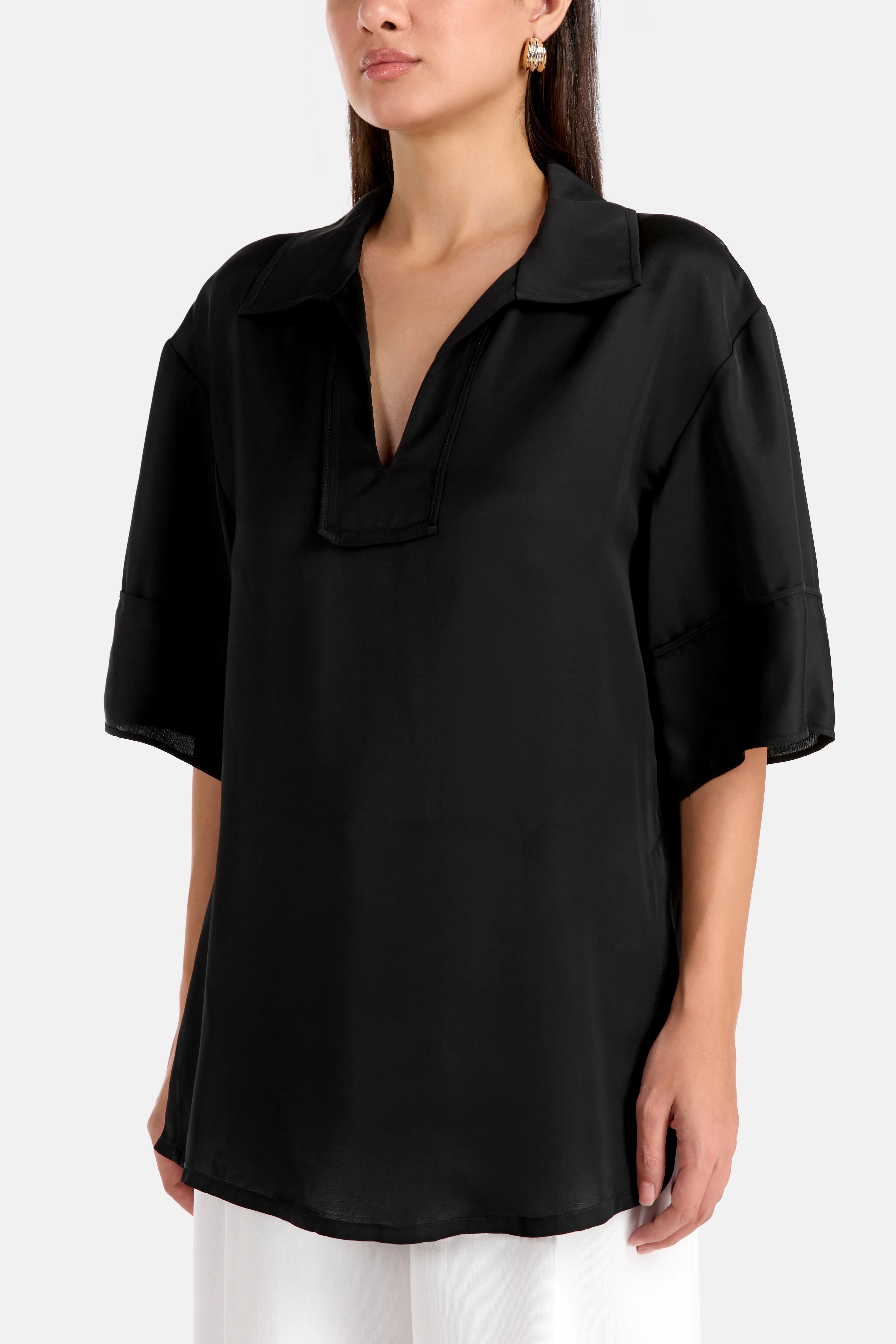 Umini V Neck Blouse in Black