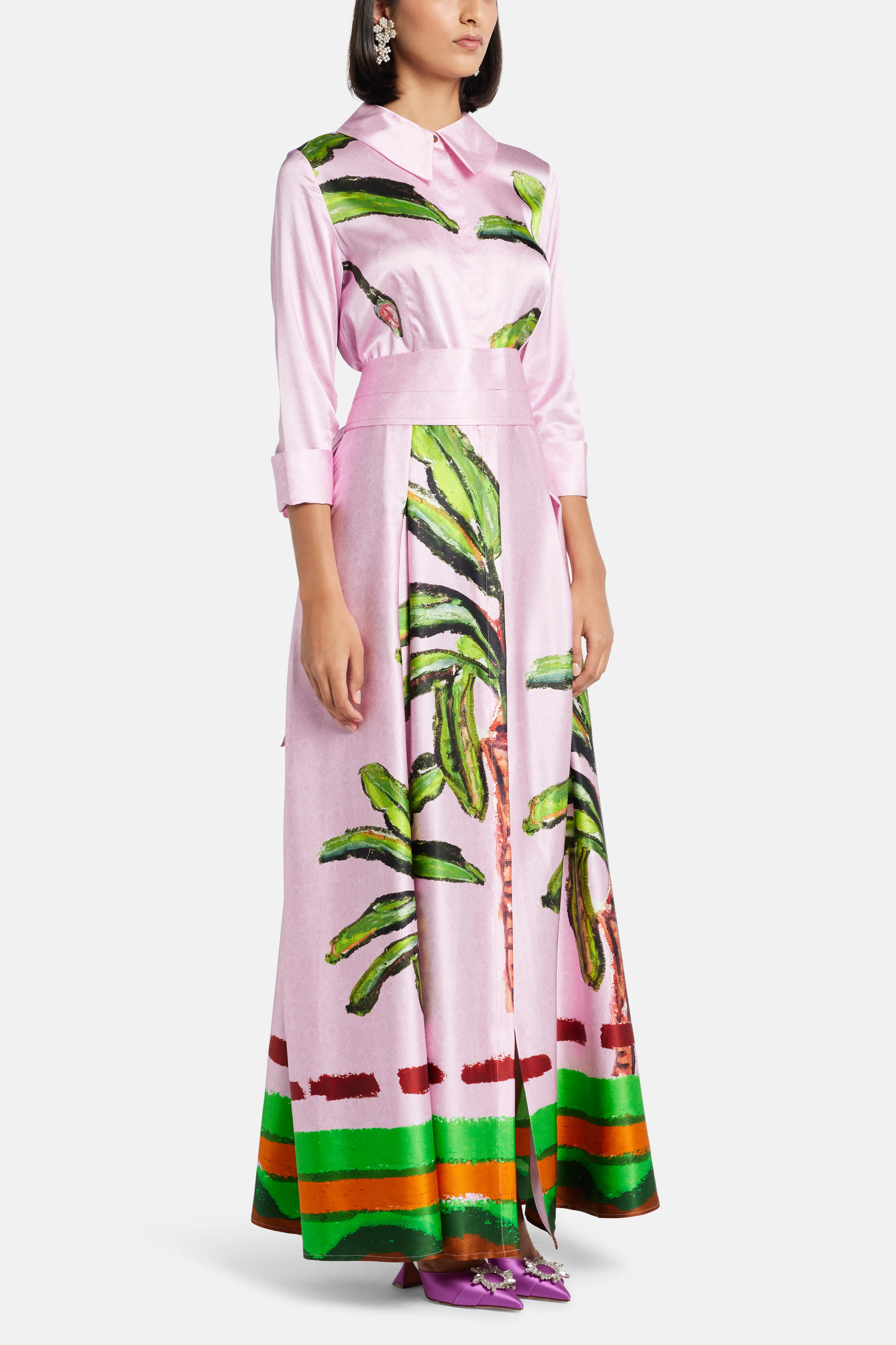 فستان ماكسي من كومولاو من الحرير المزين بحزام باللون الوردي