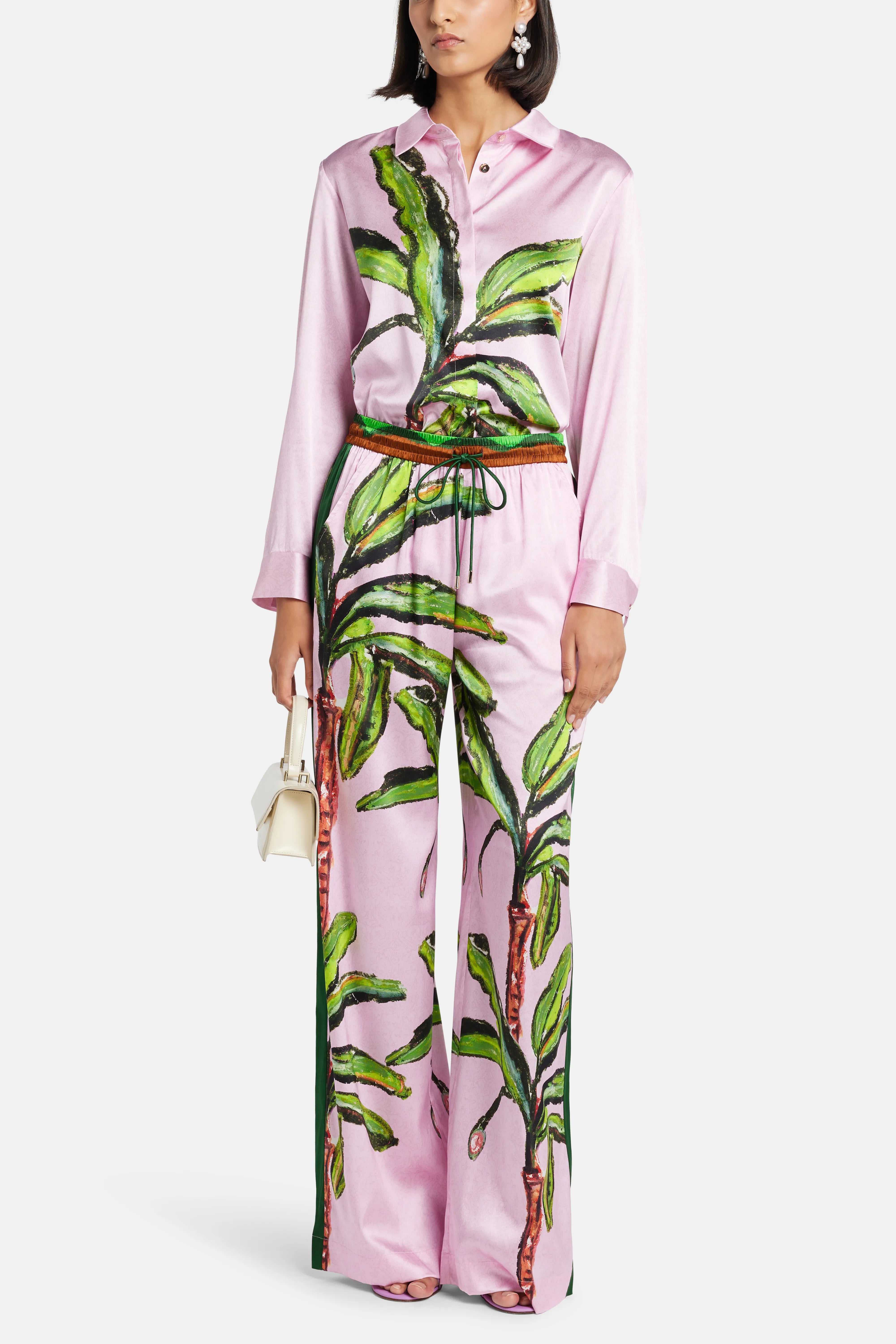 قميص كومولاو كلاسيكي من الحرير باللون الوردي