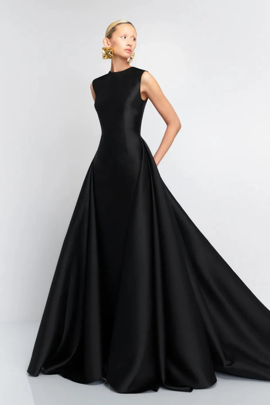 Larsen Sleeveless Evening Dress in Black