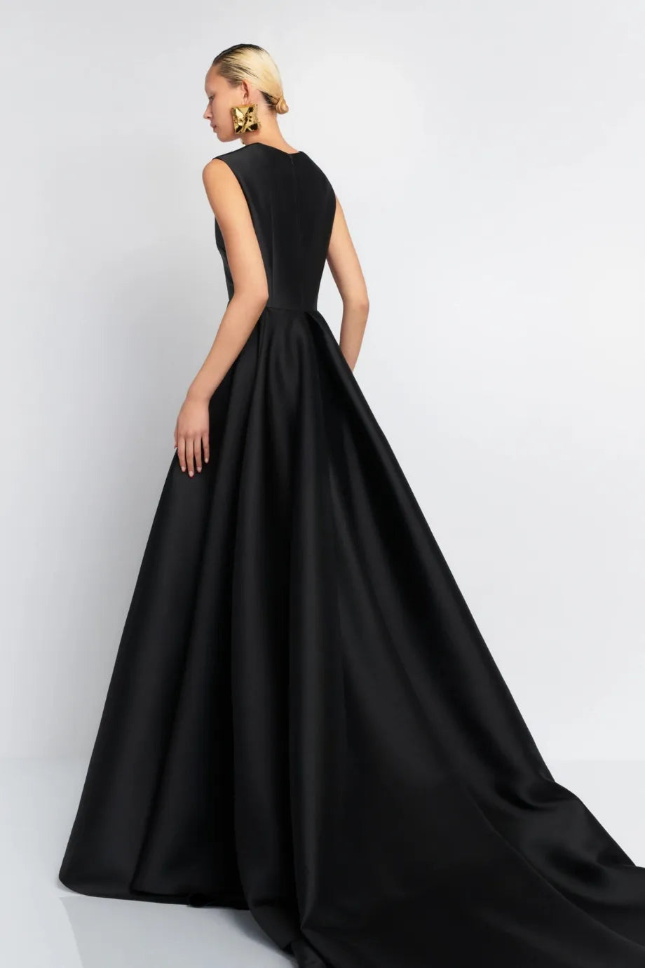 Larsen Sleeveless Evening Dress in Black