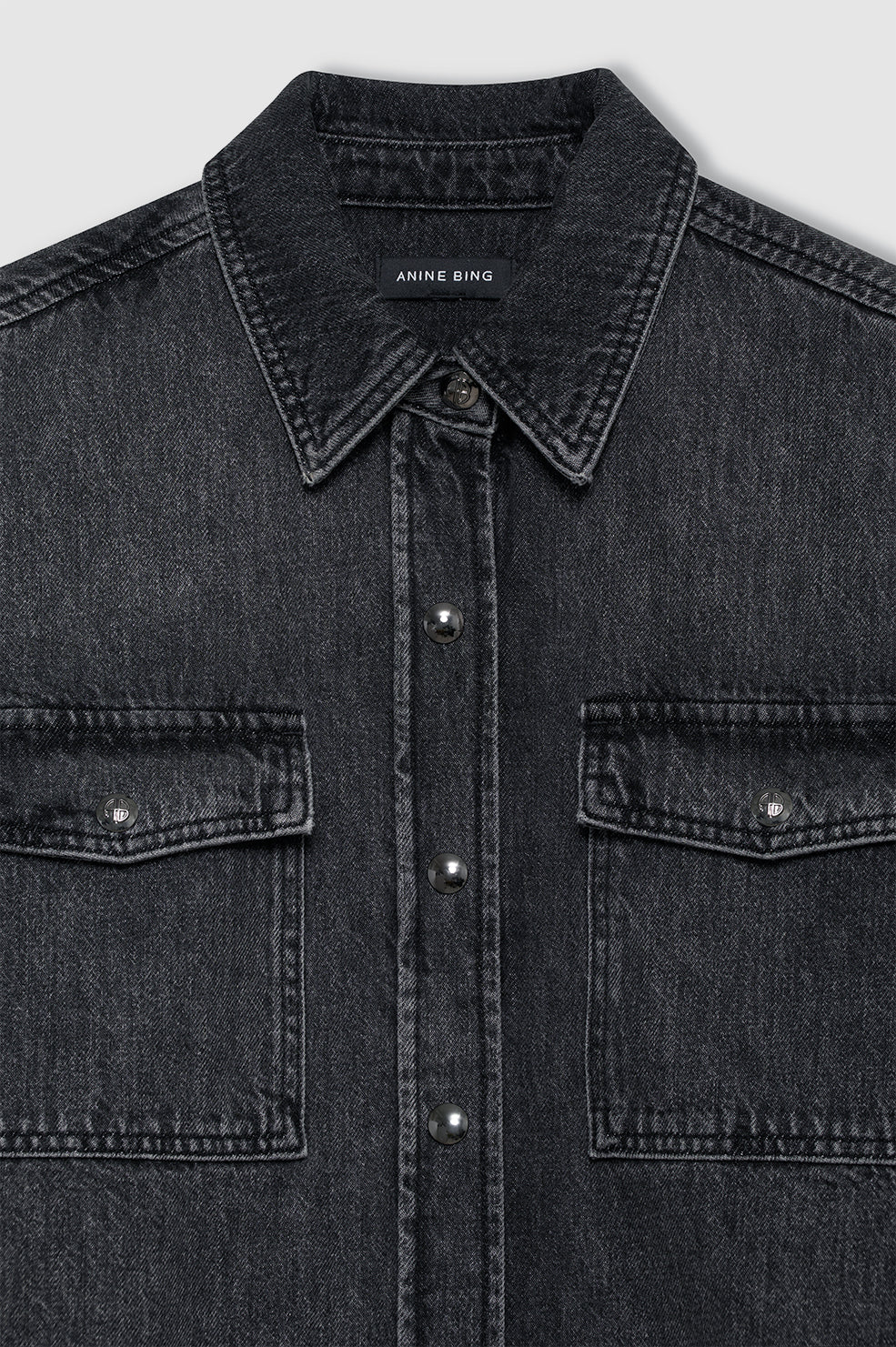 قميص باكستون من الدنيم القطني المغسول باللون الأسود