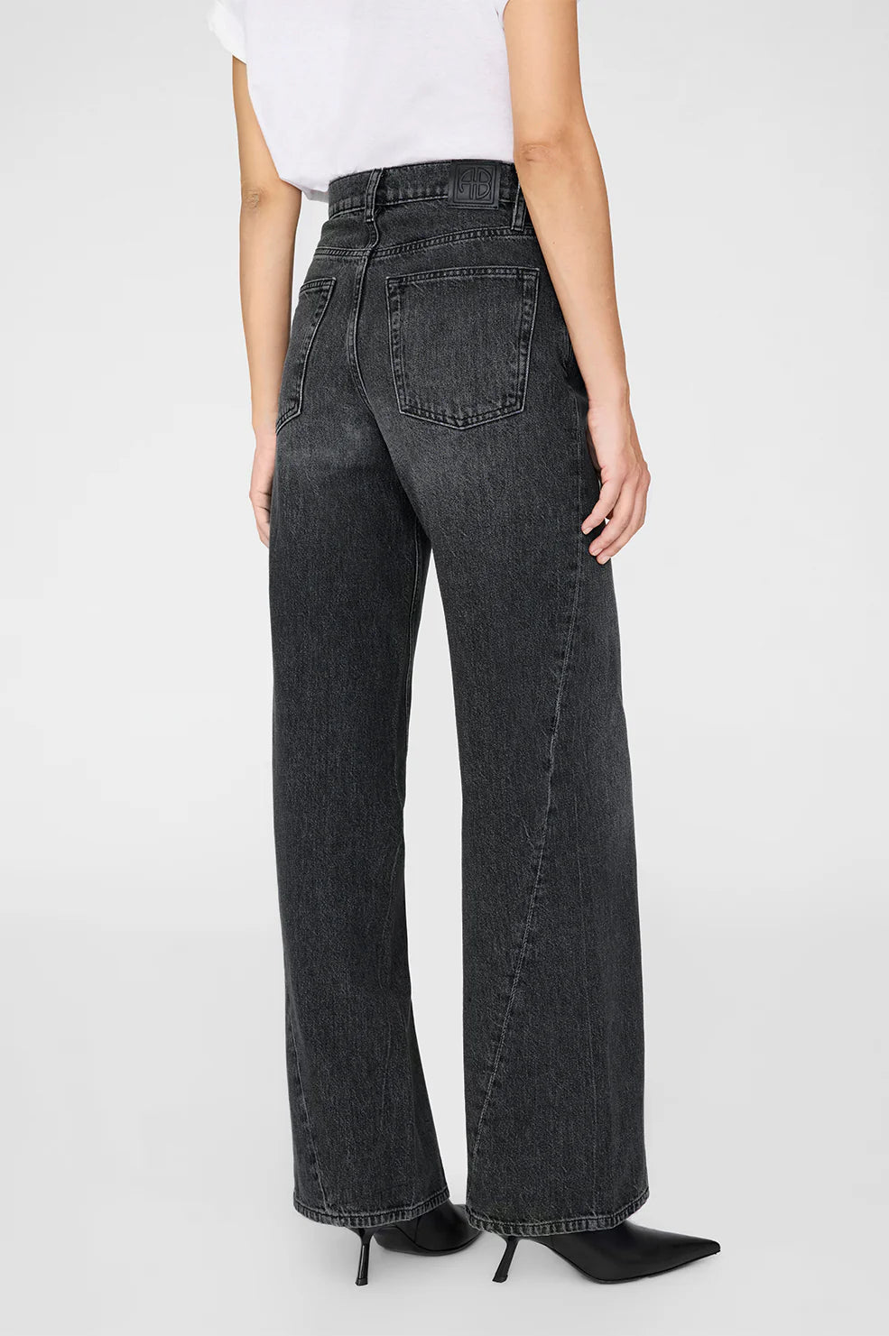 جينز بري من القطن والدنيم المغسول باللون الأسود