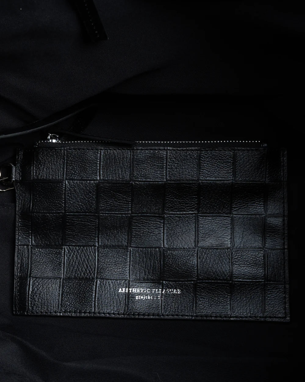 Essens Leather Shoulder Bag in Black