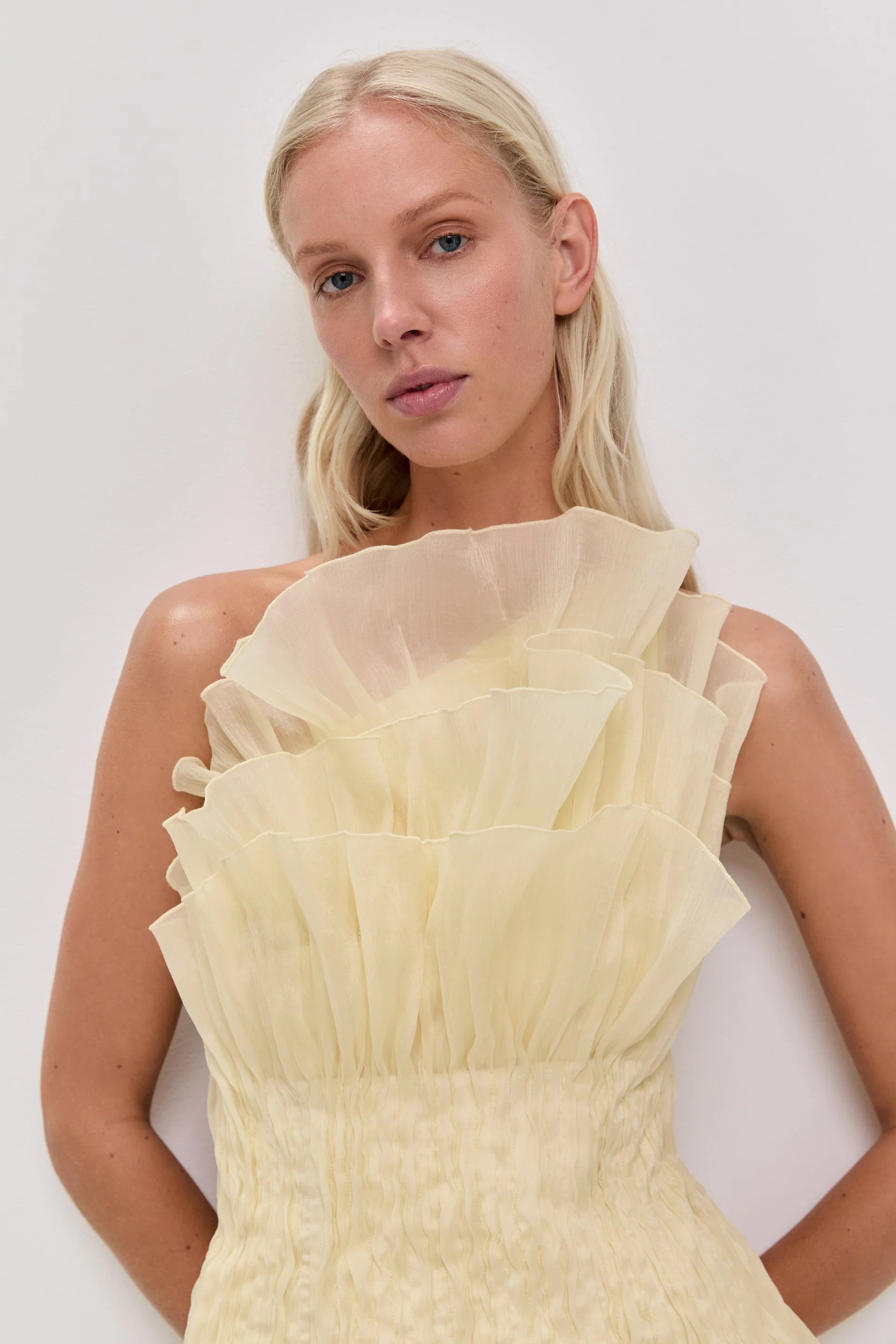 Nisha Sleeveless Mini Dress in Yellow