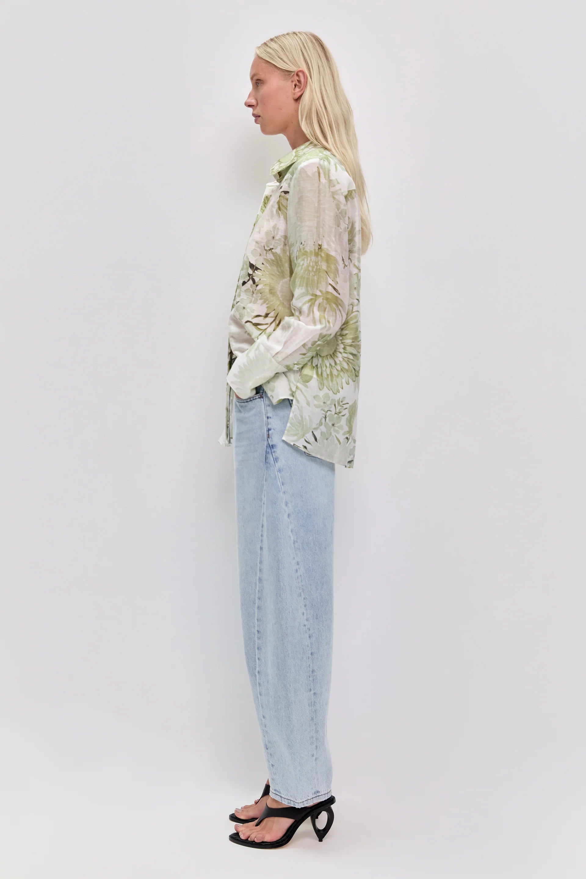 Reflector Floral Long Sleeves Linen Shirt in White