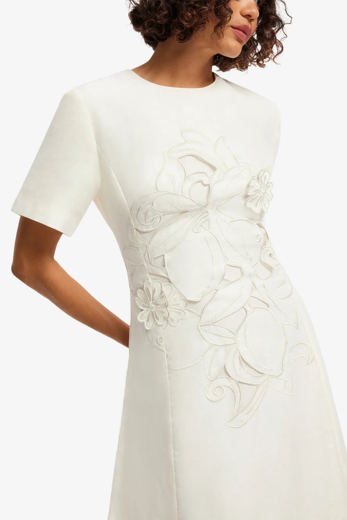 Alice Floral Applique Short Sleeves Linen Maxi Dress in White