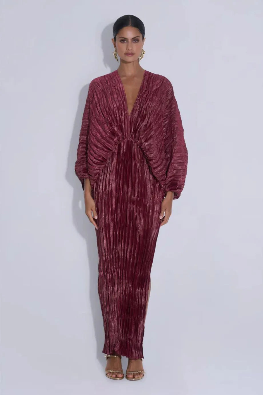 De Luxe Wine Shimmer Pleated Evening Dress in Red